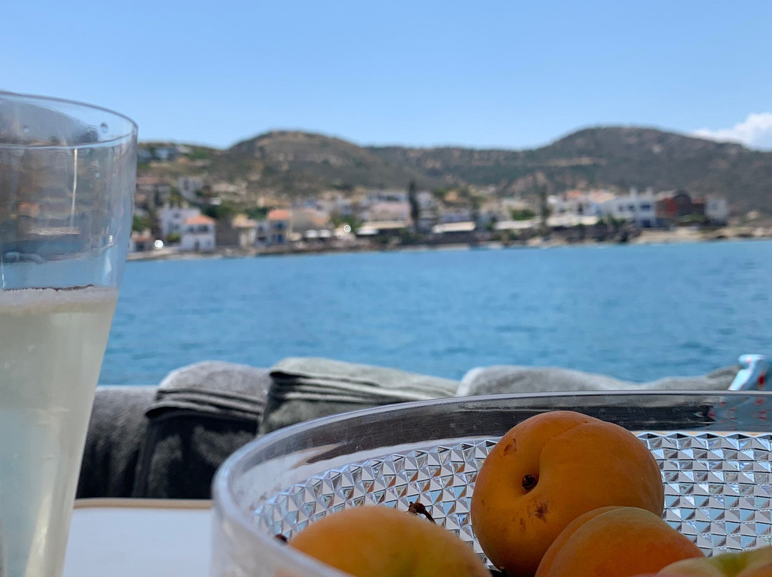 Tessera Yacht Cruises景点图片