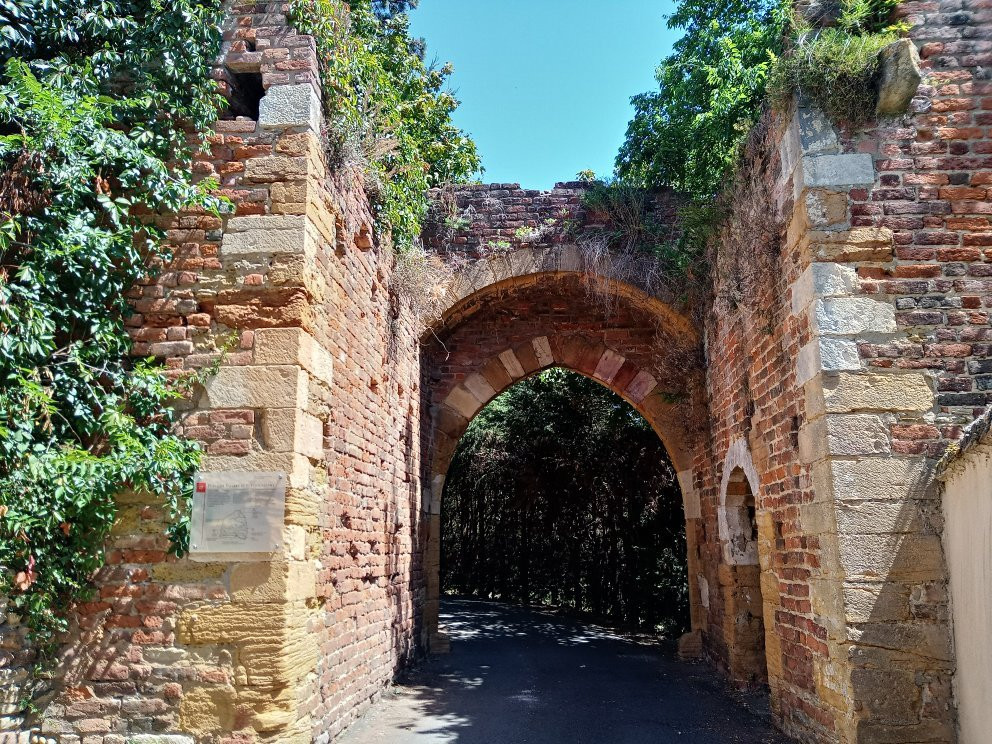 Château-Fort de Trevoux景点图片