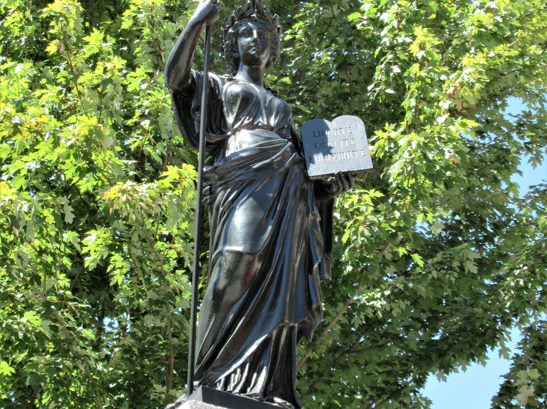 Statue de la Republique景点图片