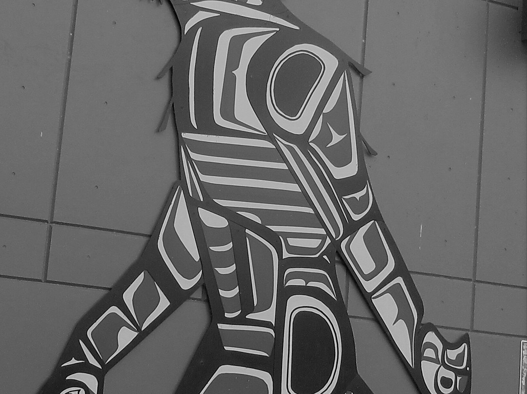 Sasquatch Statues-哈里逊温泉必去景点