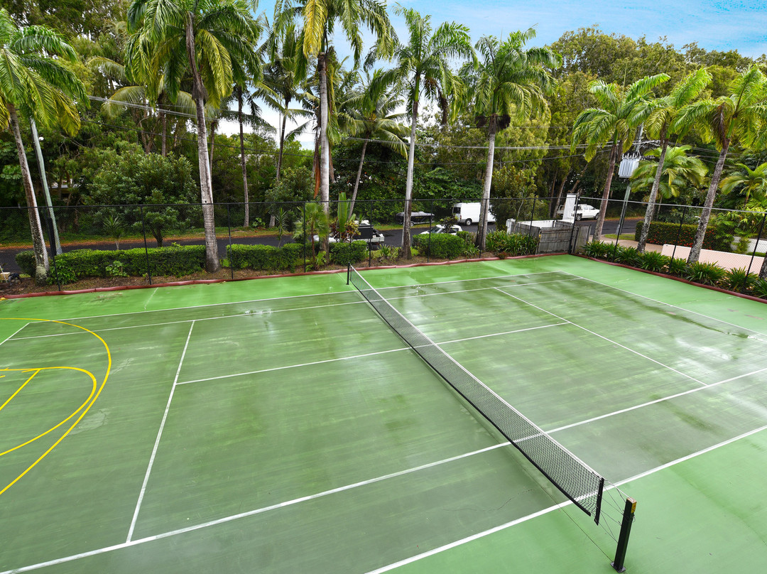 Golden Sands Beachfront Resort主图