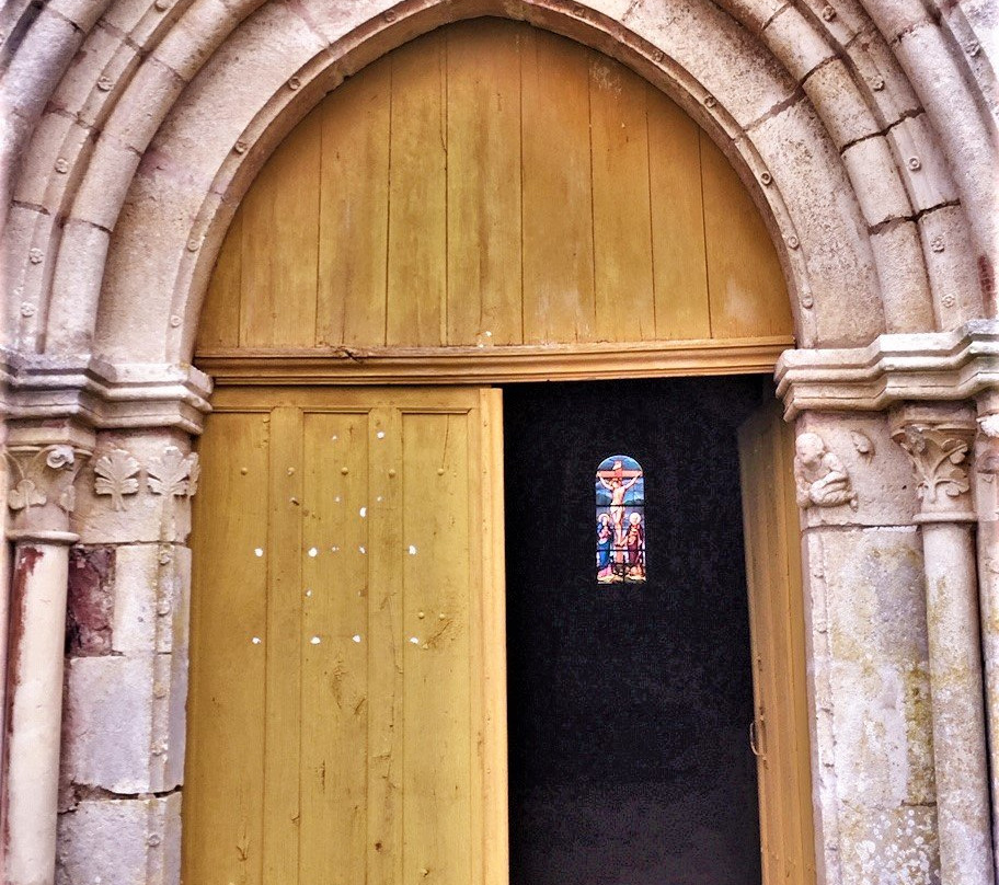 Eglise Saint-Pierre de Dampierre景点图片