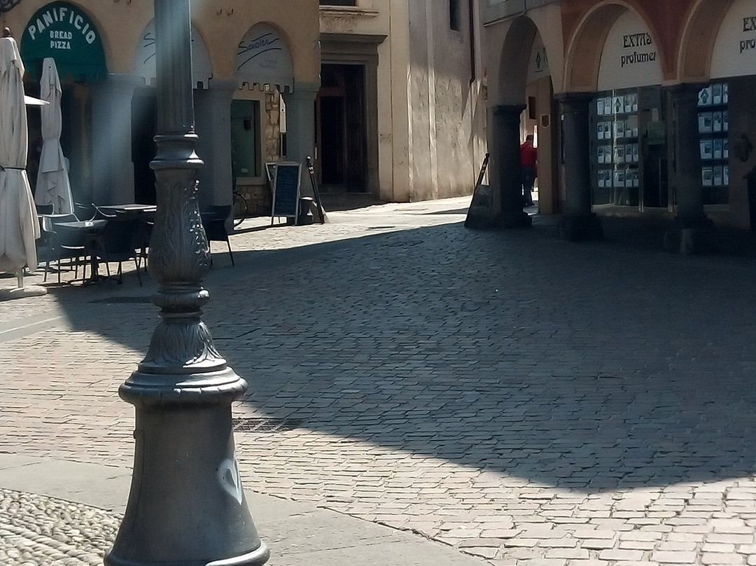 Piazza Garibaldi-伊塞奥必去景点