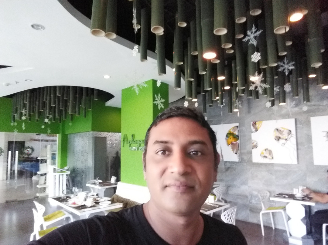 万马纳洛广场酒店主图