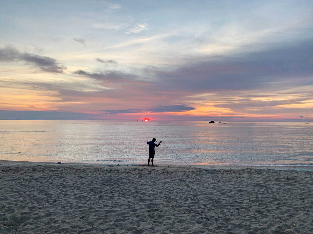 Alongkot Beach Resort主图