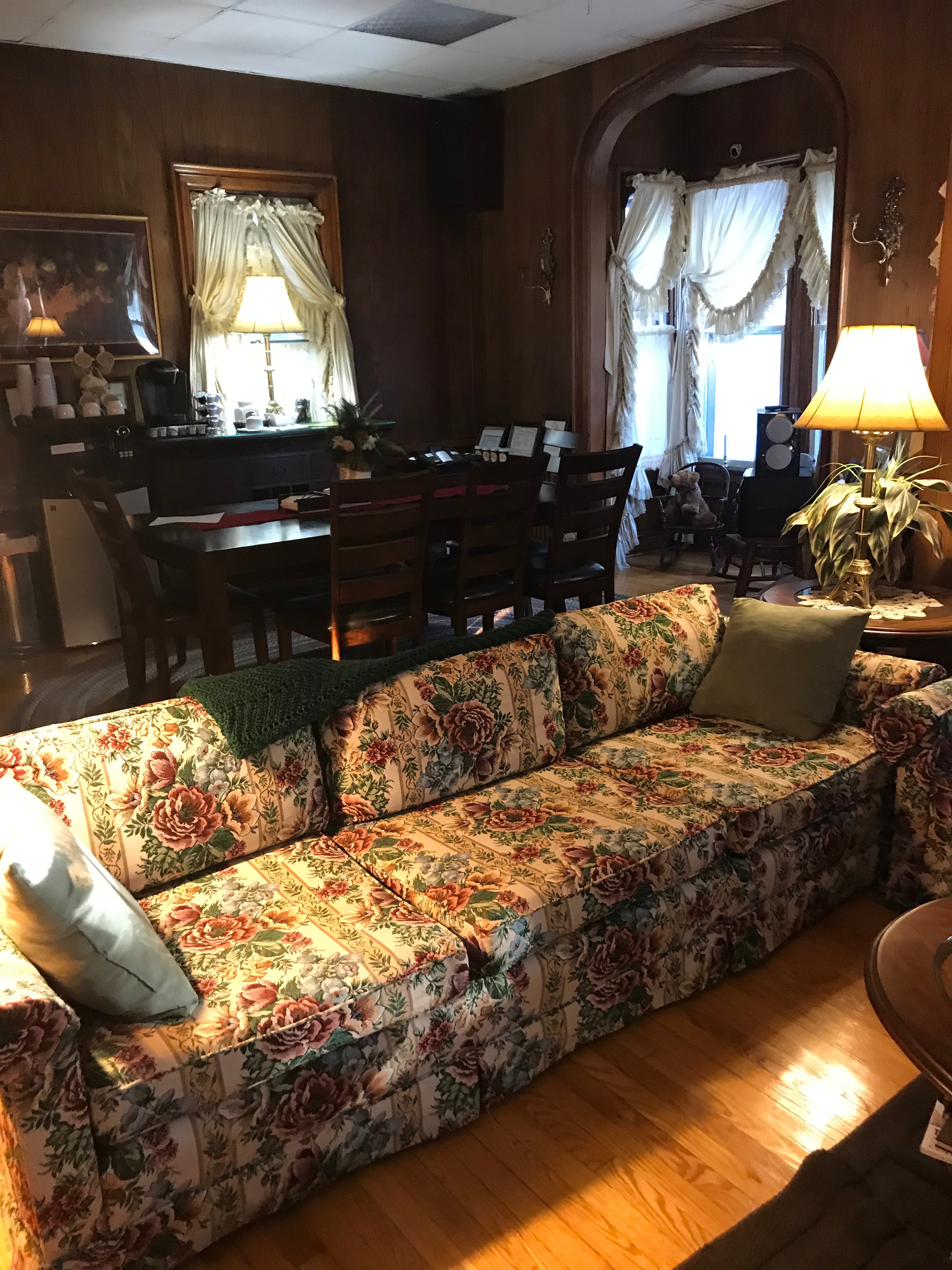 Twin Spruce Tourist Home Bed And Breakfast-官方