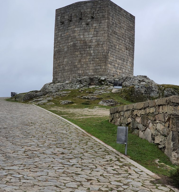 Castle of Guarda景点图片