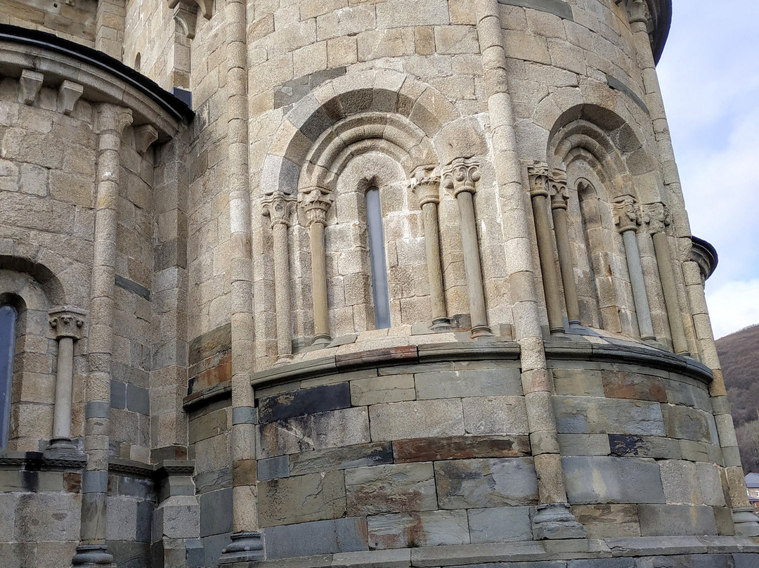 Monasterio San Martín de Castañeda-San Martin de Castaneda必去景点