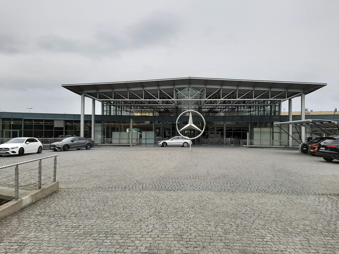 Mercedes-Benz Factory Tour景点图片