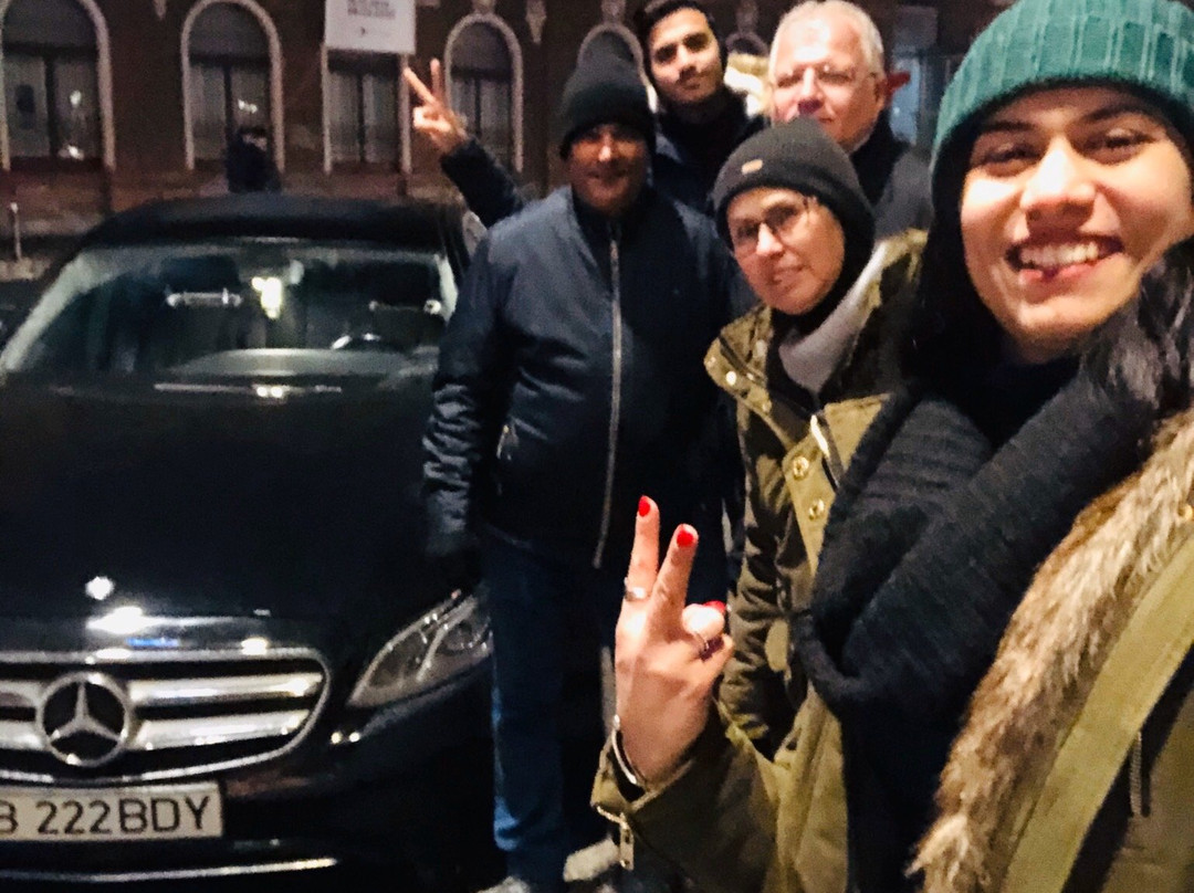 Rent Car With Driver景点图片