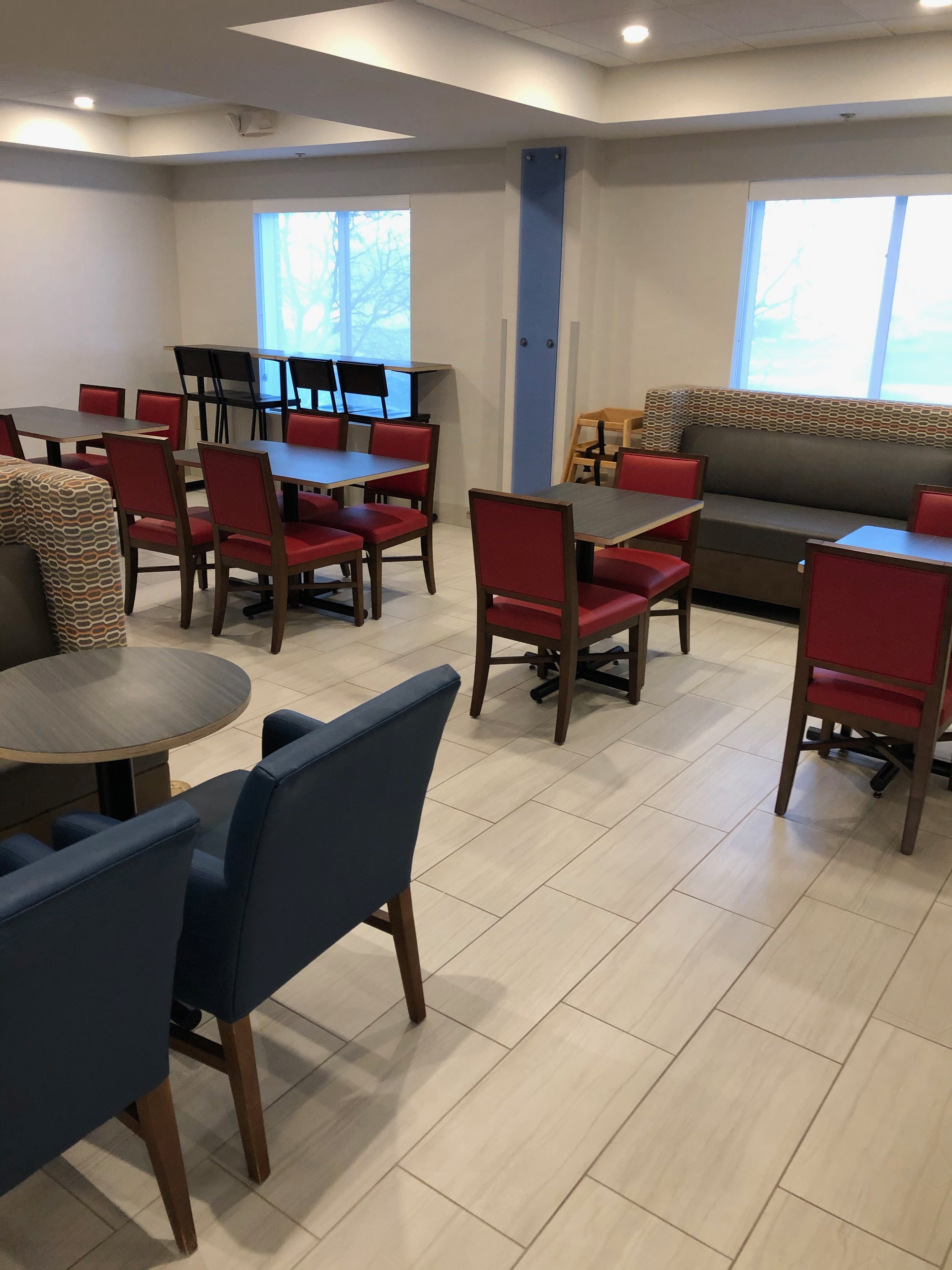 Holiday Inn Express & Suites Vandalia By IHG-餐饮