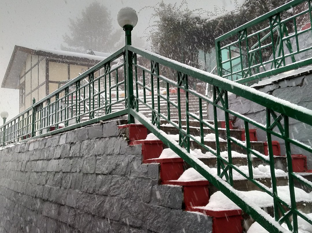 雪王修酒店主图