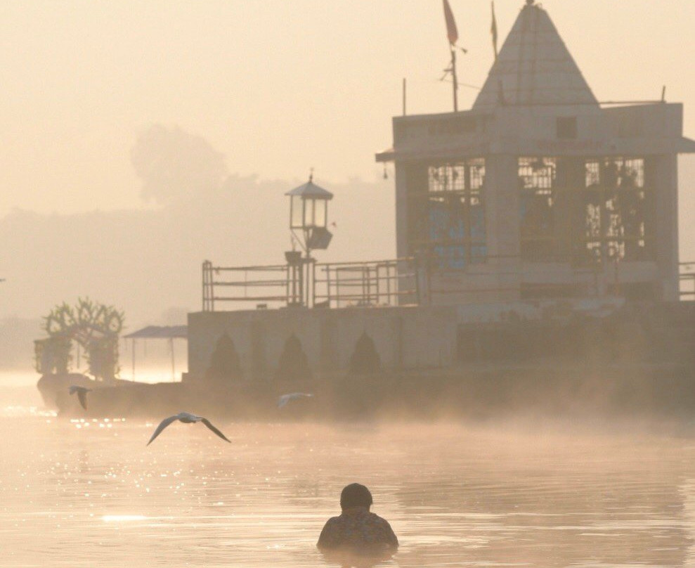 narmada river puja-贾巴尔普尔必去景点
