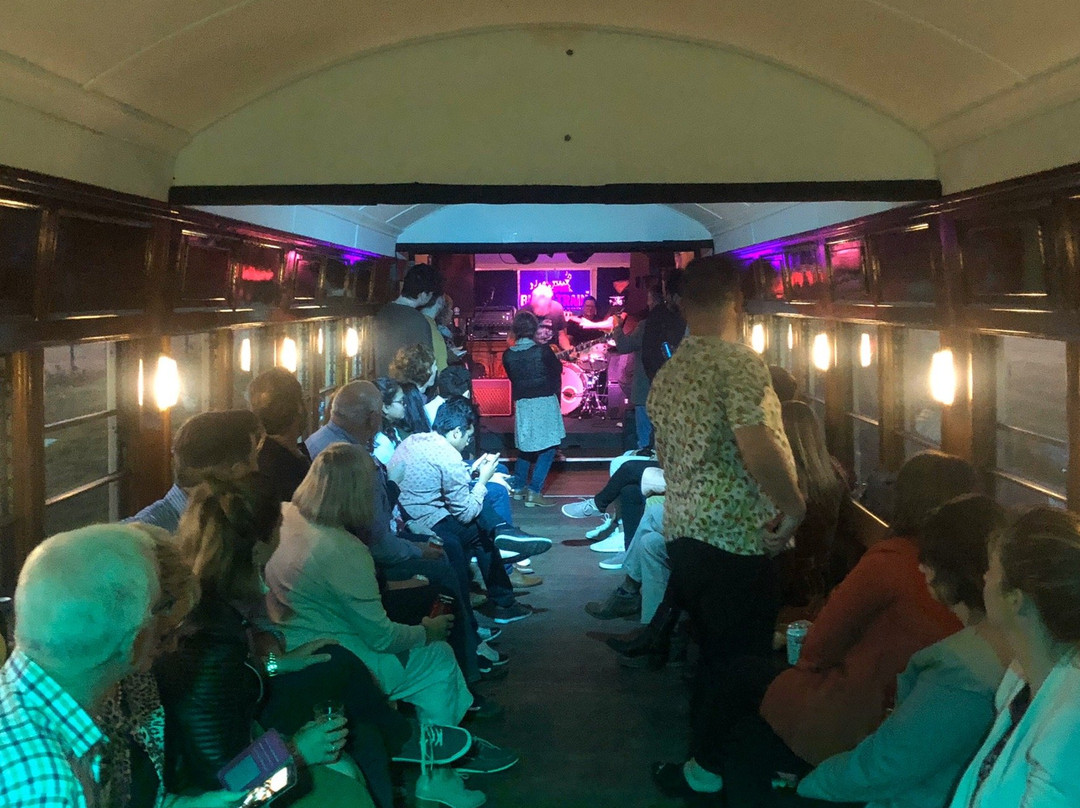 The Blues Train-皇后崖必去景点