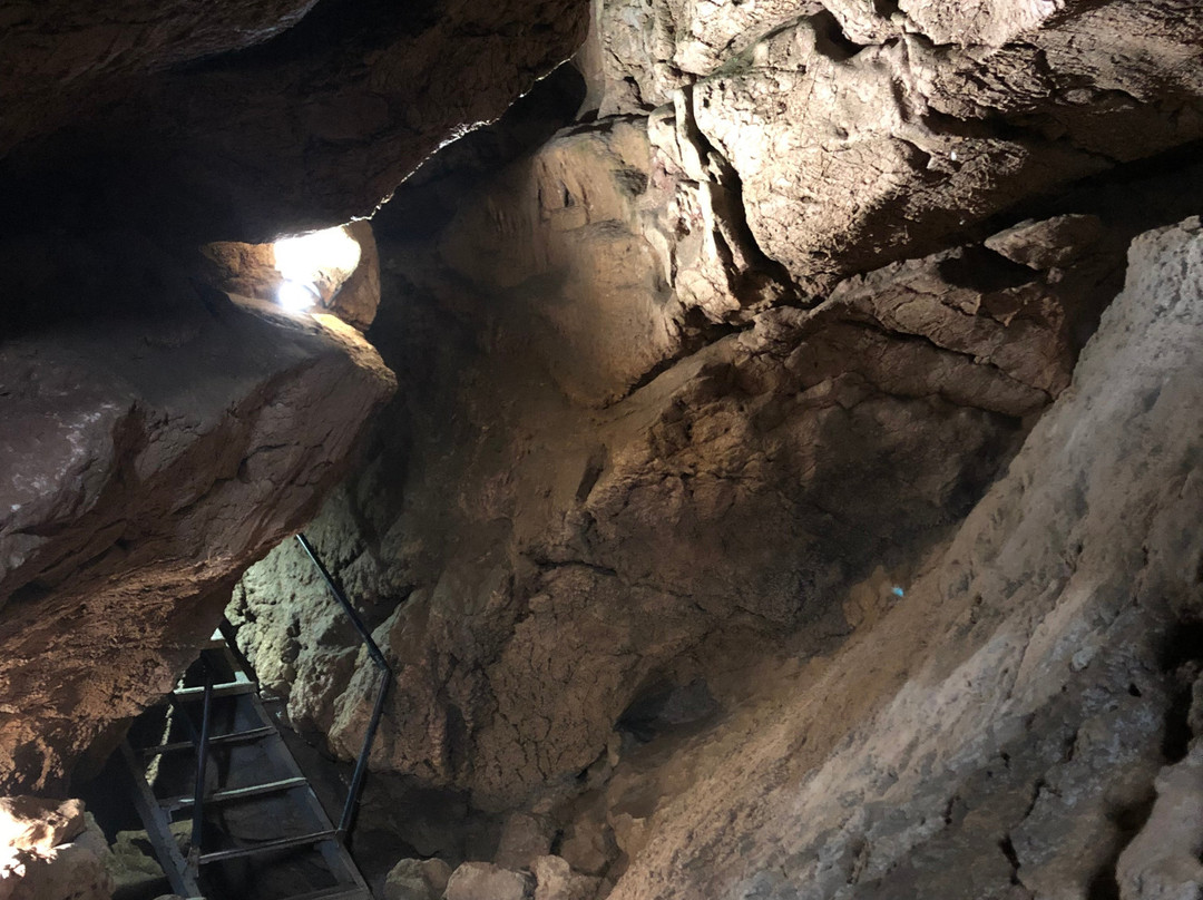 Skelskaya Cave-Kolkhoznoye必去景点