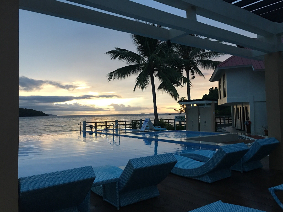 波多极乐海滩度假酒店主图