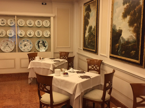 帕尔马酒店住宿-司汤达酒店