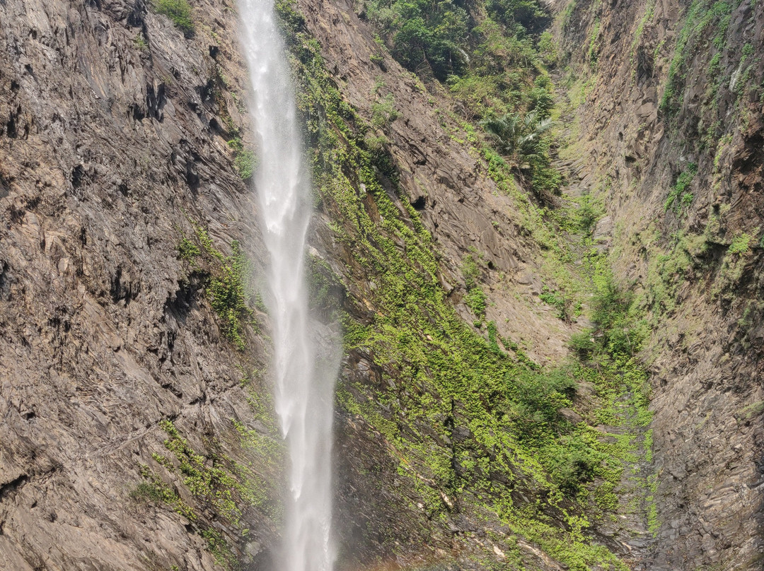 Koodlu Theertha Falls景点图片