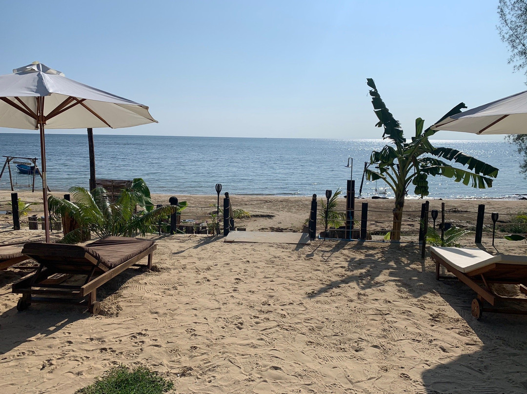 Naroth Beach Bungalow主图