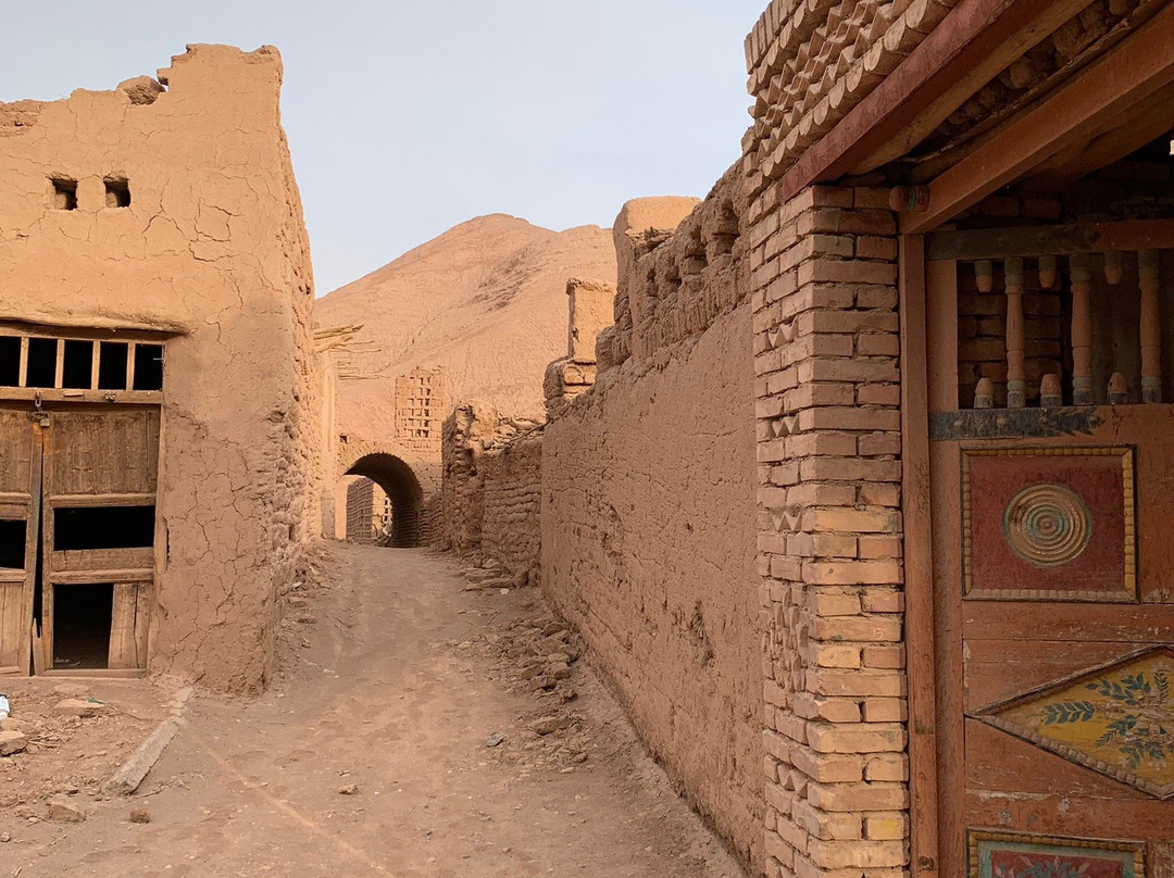 维吾尔古村景点图片