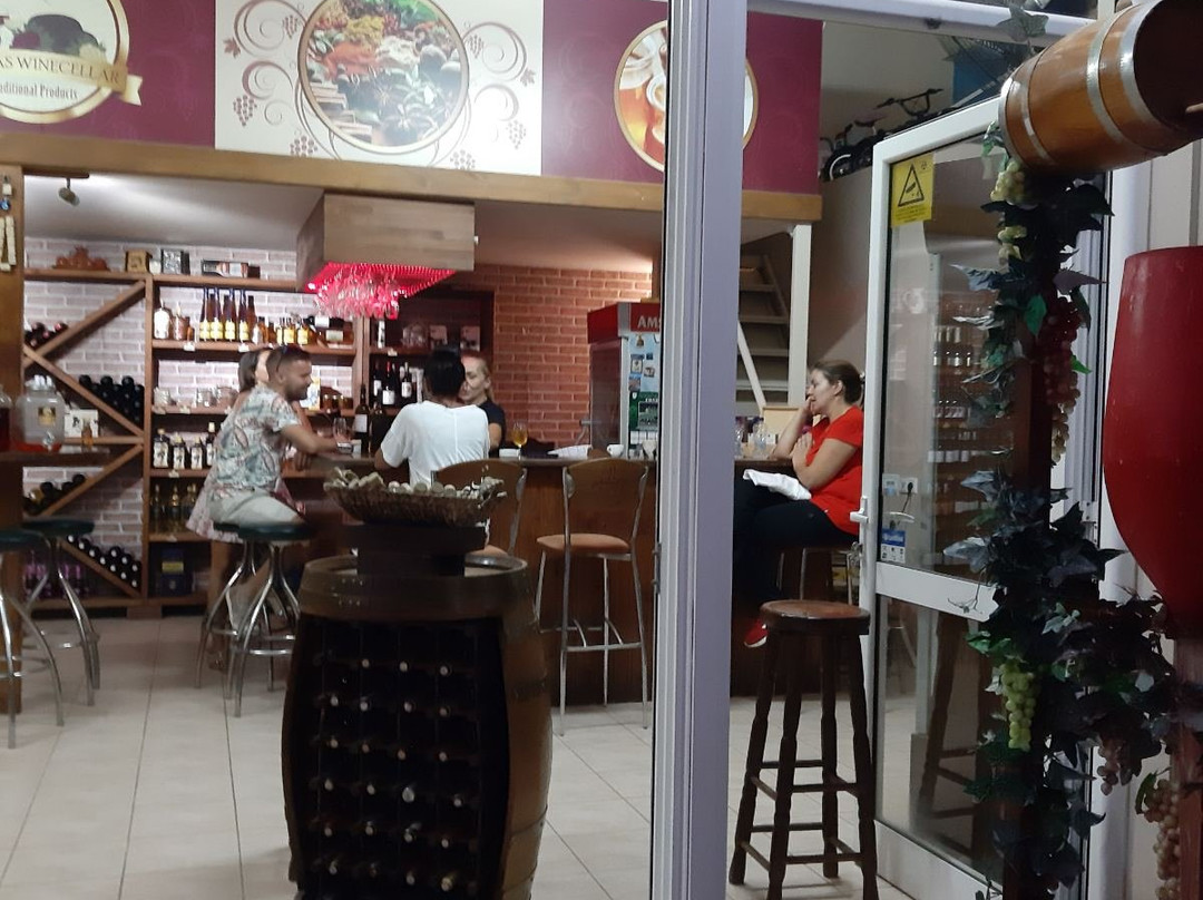 Ebonas Winecellar景点图片
