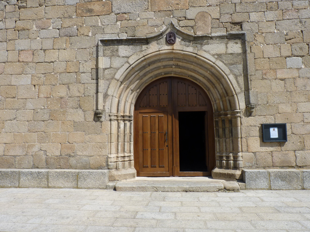 Iglesia de Nuestra Senora entre Dos Alamos景点图片