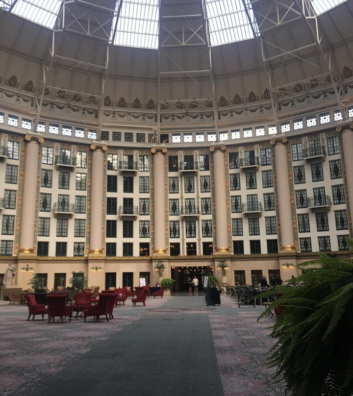 West Baden Springs Hotel主图