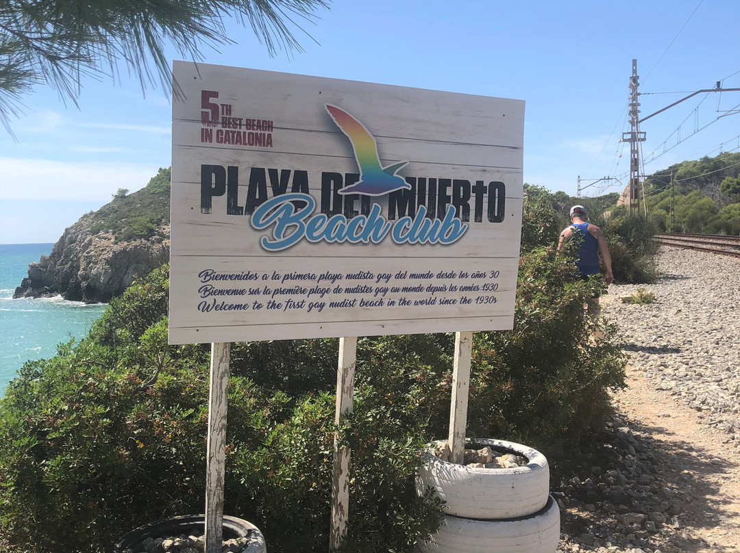 Playa del Hombre Muerto-锡切斯必去景点
