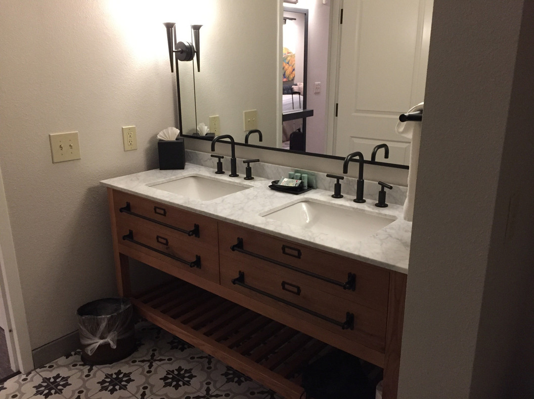 最佳西方加级涸溪酒店主图