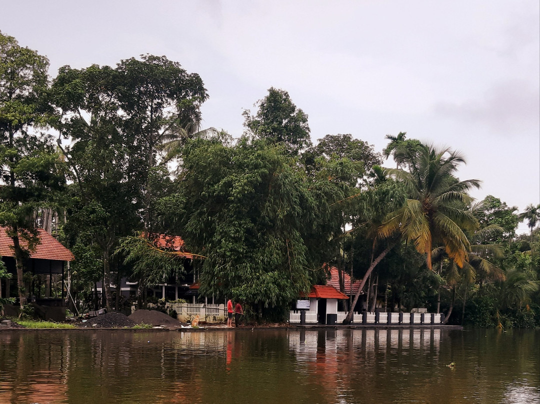 Bamboo Lagoon Backwater Front Resort主图