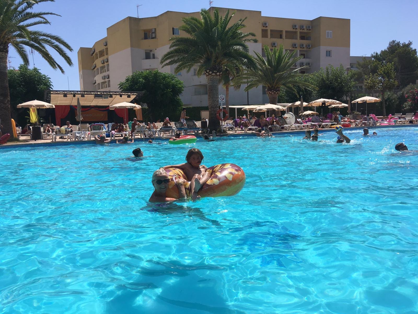 Hotel Caribe Ibiza-泳池