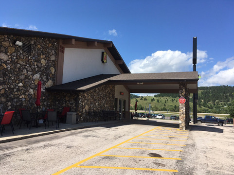 斯特吉斯速8酒店主图