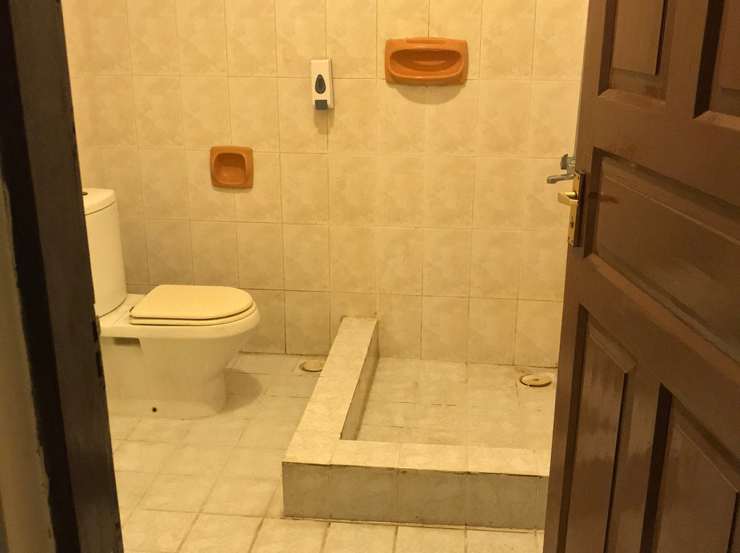 方古尼皇宫酒店主图