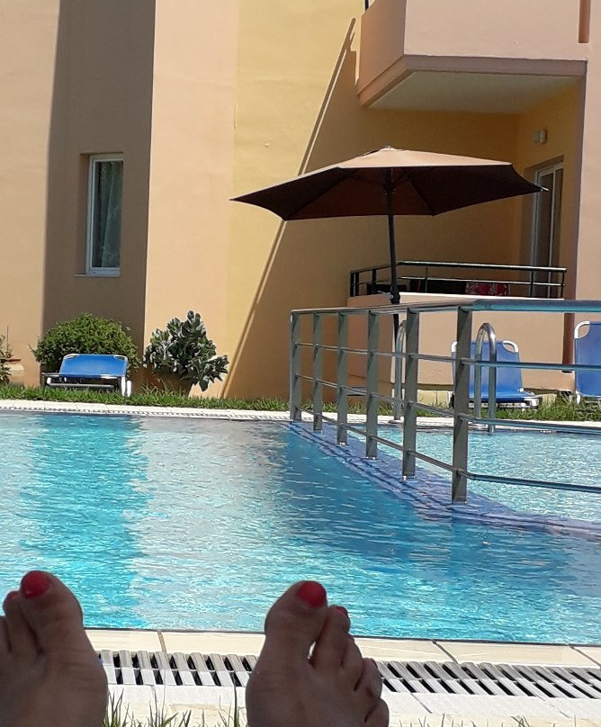 Alonia Apartments主图