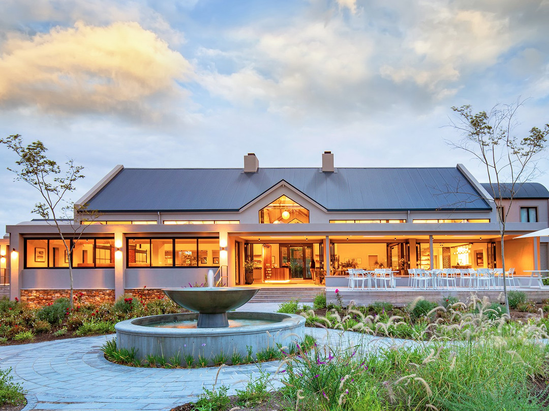 Buffalo Bay餐馆和美食-Social Eatery & Bar