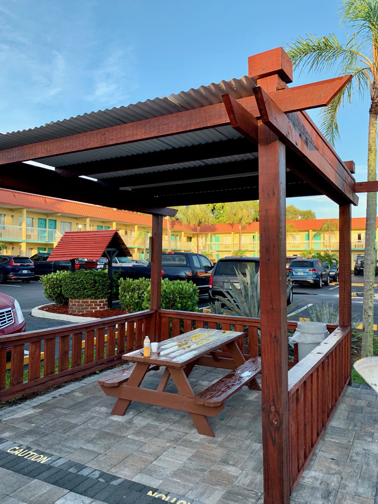 Super 8 by Wyndham Sarasota Near Siesta Key-portrait