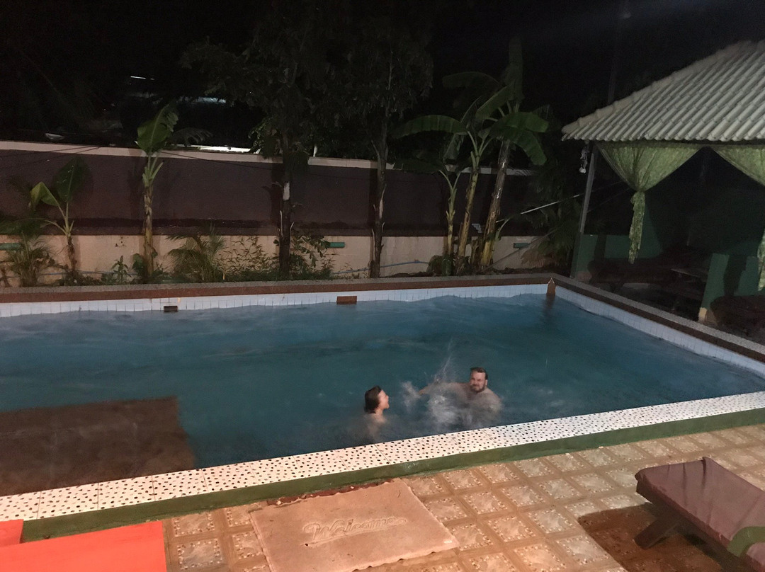 River Dolphin Hotel主图