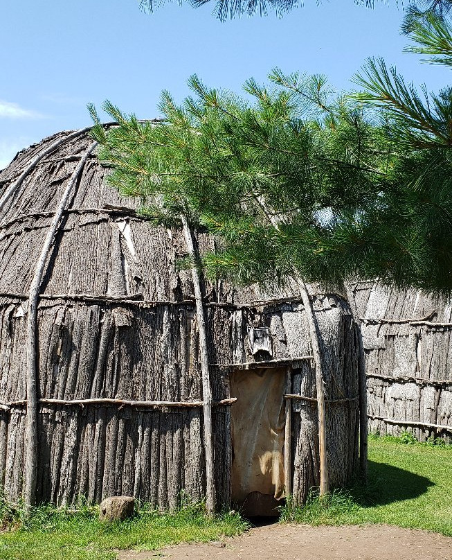 Centre d'Interprétation du Site Archéologique Droulers/Tsiionhiakwatha景点图片