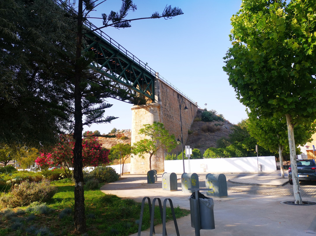 Ponte Ferroviária de Santa Maria-塔维拉必去景点