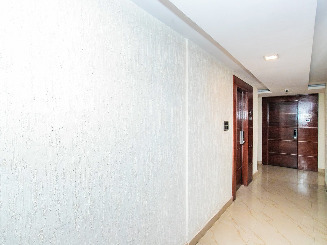 OYO 17102 Hotel Azure Park主图