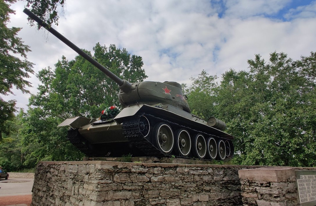 Tank T- 34-纳尔瓦必去景点