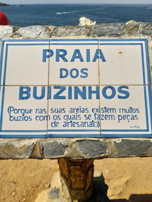 Praia dos Buizinhos景点图片