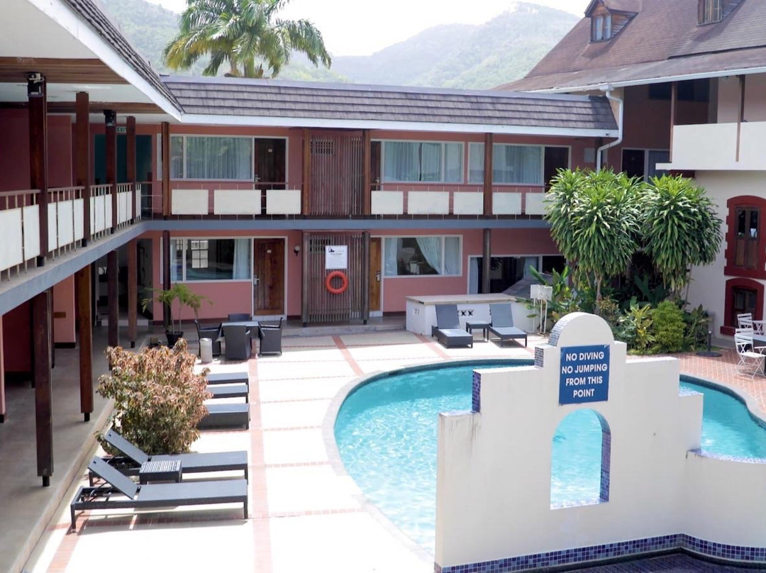 The Normandie Hotel主图