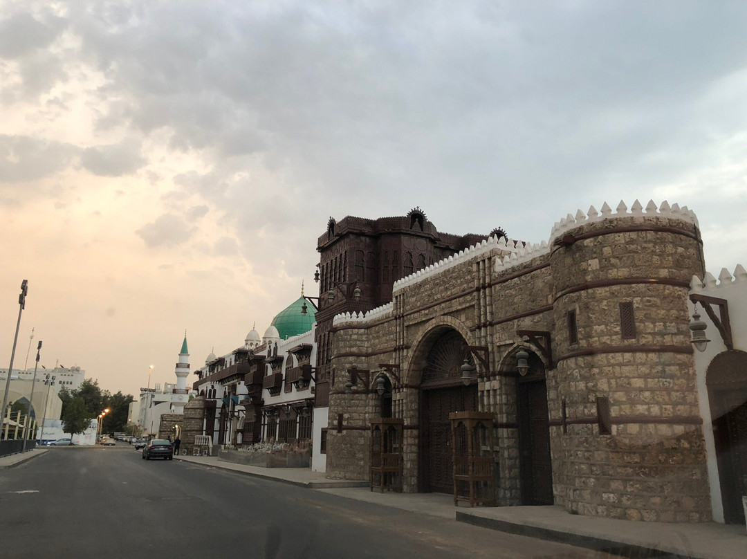 Al Tayebat International City景点图片