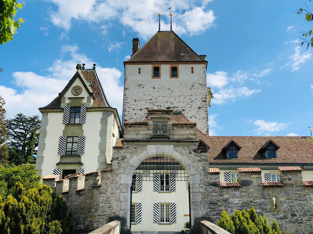 Oberhofen Castle景点图片