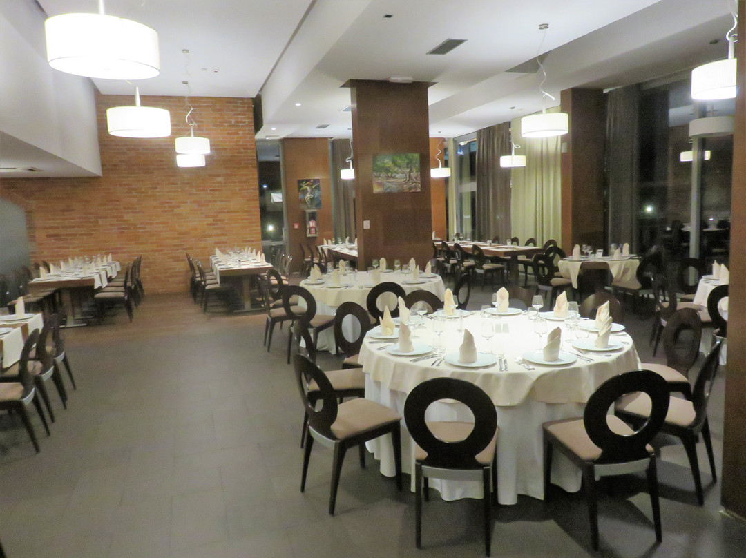 蓝阳卡奇酒店主图