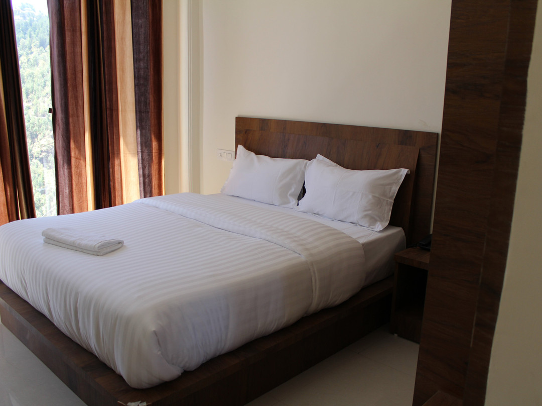 The Pine Residency主图