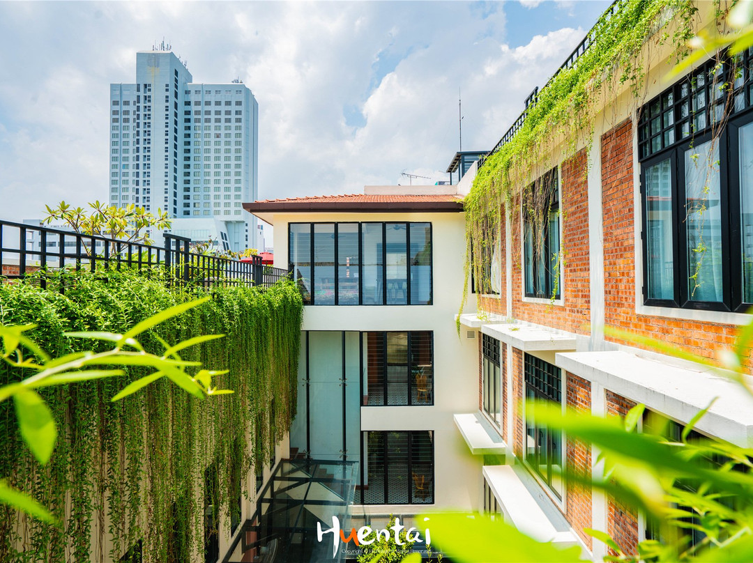 Treasures Hotel & Suites主图