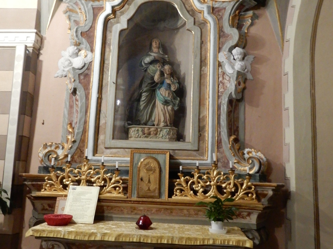 Castiglione Falletto旅游景点-Chiesa di San Lorenzo