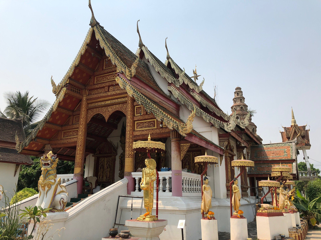 Wat Puak Hong Temple景点图片